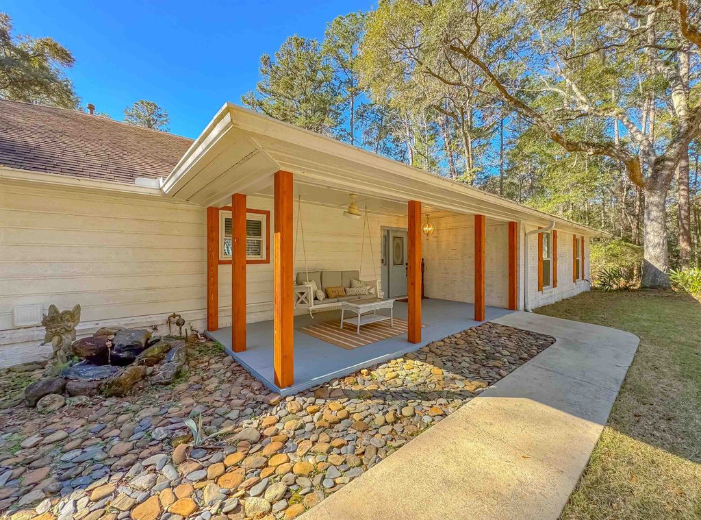Photo of 2825 Turkey Hill Trail, Tallahassee, FL 32312 (MLS # 391663)
