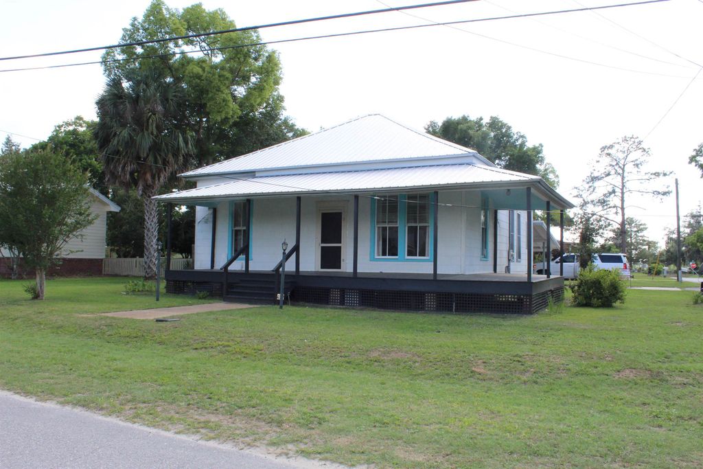Photo of 409 NE Horry Avenue, Madison, FL 32340 (MLS # 400155)