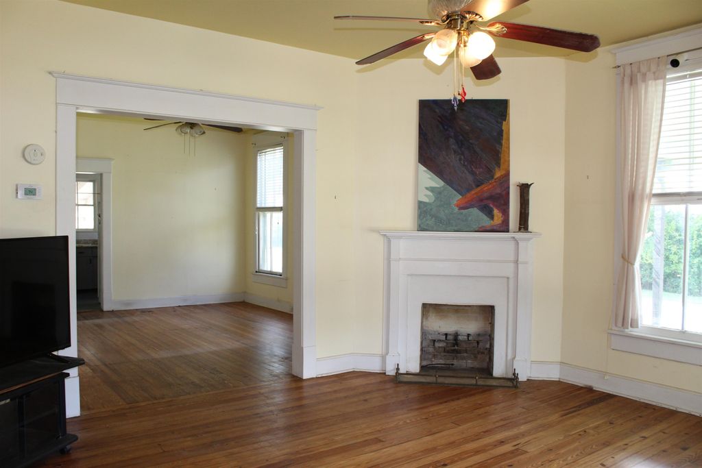 Photo of 409 NE Horry Avenue, Madison, FL 32340 (MLS # 400155)