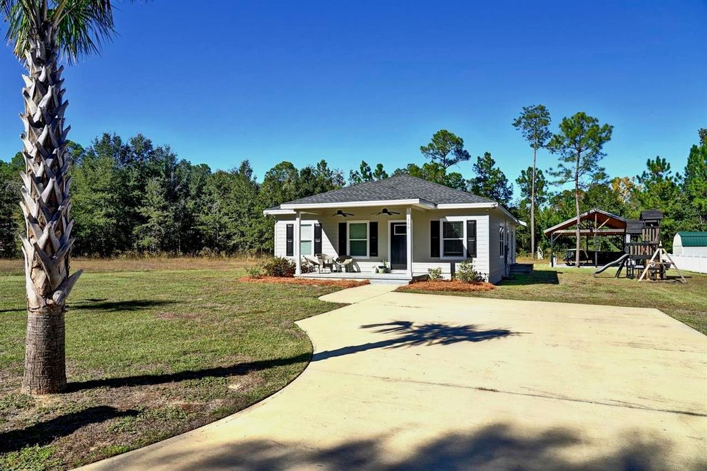 Photo of 168 Engelbrecht Road, Defuniak Springs, FL 32433 (MLS # 396046)
