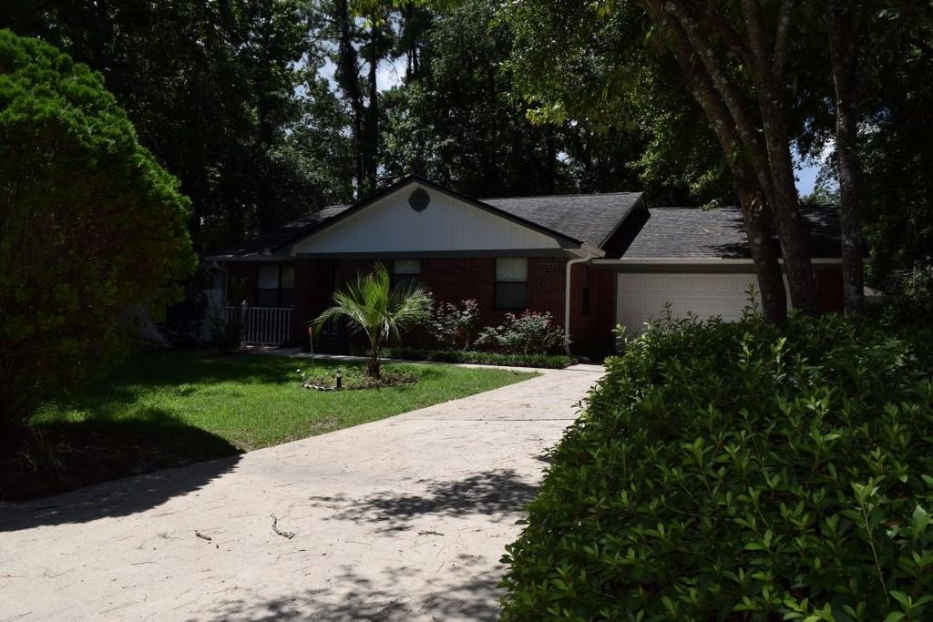 Photo of 333 GAWAIN Court, Tallahassee, FL 32301 (MLS # 395611)