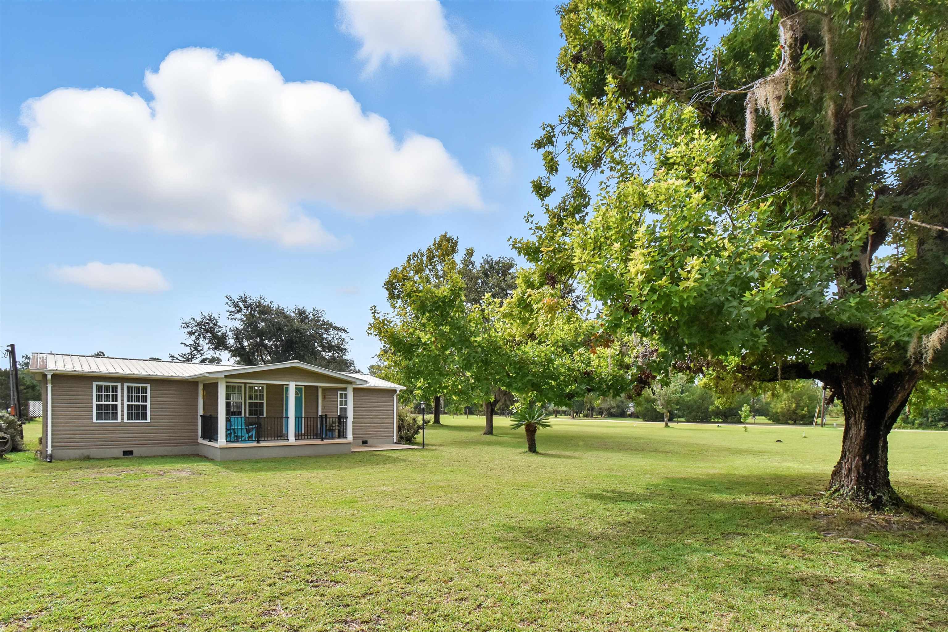 935 E Charles Hendry Road