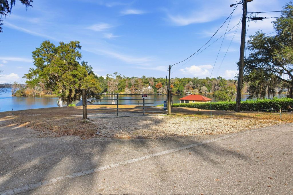 Photo of 1835 COLLINS LANDING Road, Tallahassee, FL 32310 (MLS # 394816)