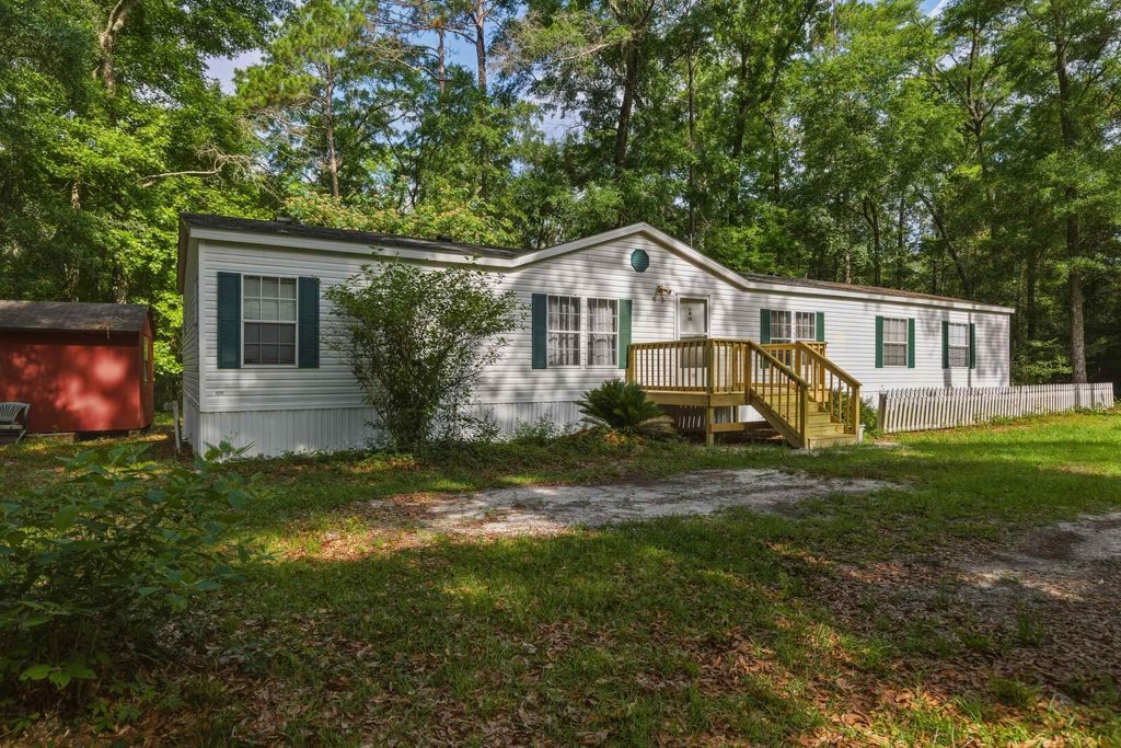Photo of 136 Captain James Street, Crawfordville, FL 32327 (MLS # 400241)