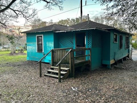 Tiny photo for 1312 Alabama Street, Tallahassee, FL 32304 (MLS # 395600)