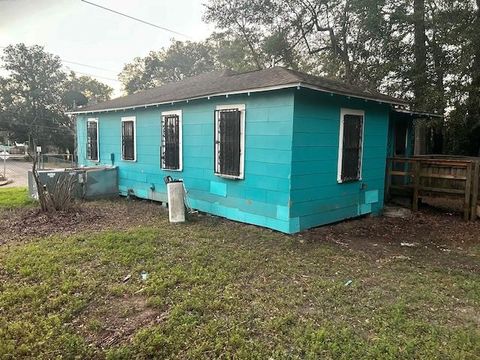 Tiny photo for 1312 Alabama Street, Tallahassee, FL 32304 (MLS # 395600)