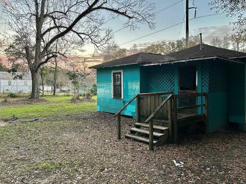 Tiny photo for 1312 Alabama Street, Tallahassee, FL 32304 (MLS # 395600)