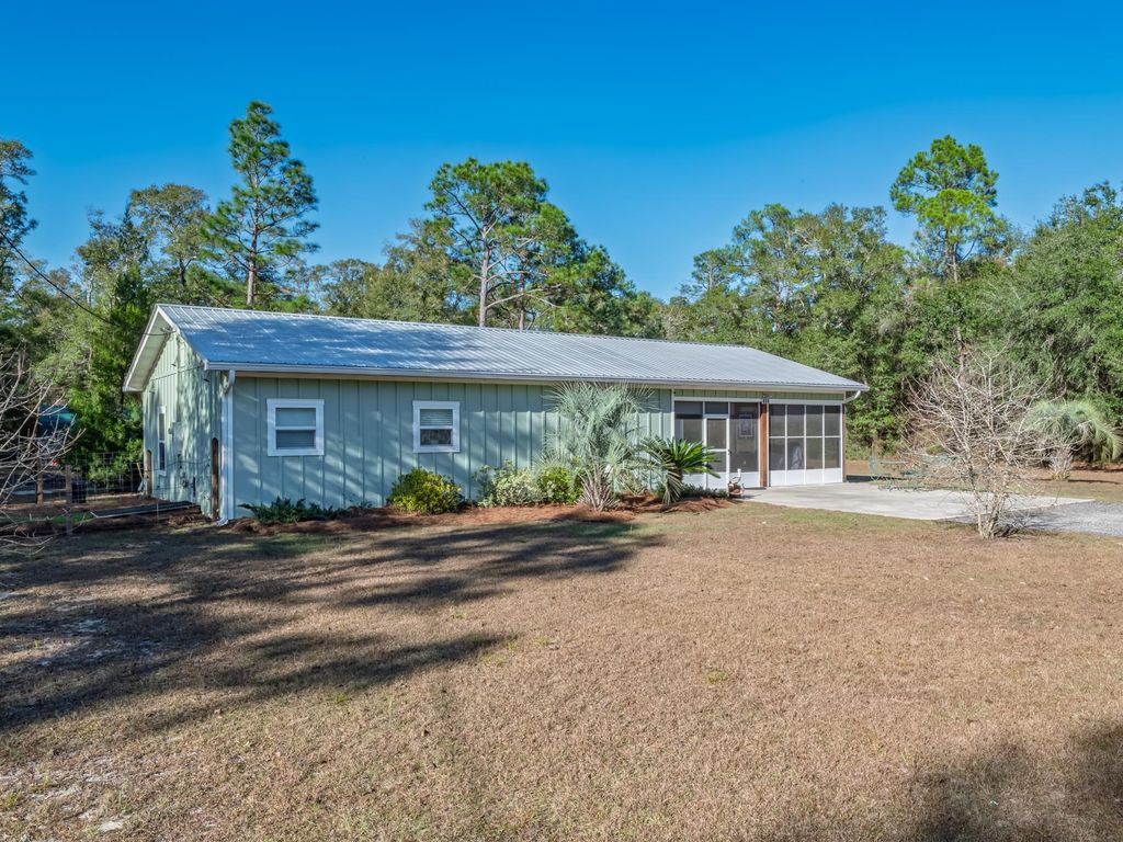 Photo of 242 Carter Road, Crawfordville, FL 32327 (MLS # 394163)