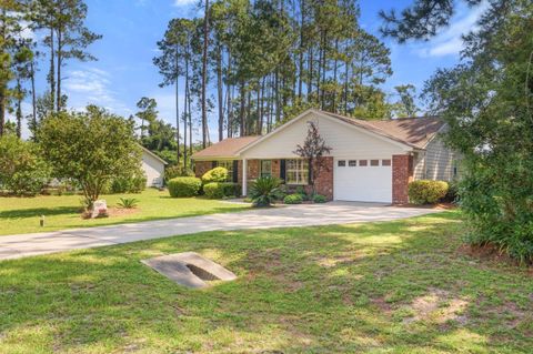 Photo of 37 Fox Run Circle, Crawfordville, FL 32327 (MLS # 402929)