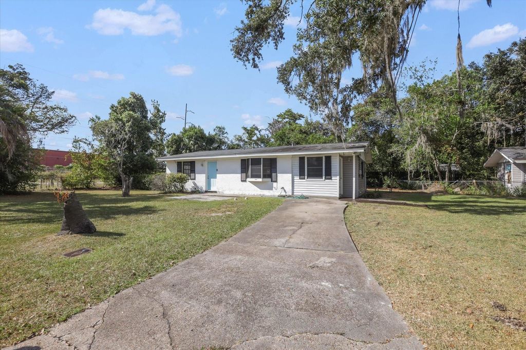 Photo of 2352 Yorkshire Drive, Tallahassee, FL 32304 (MLS # 391465)