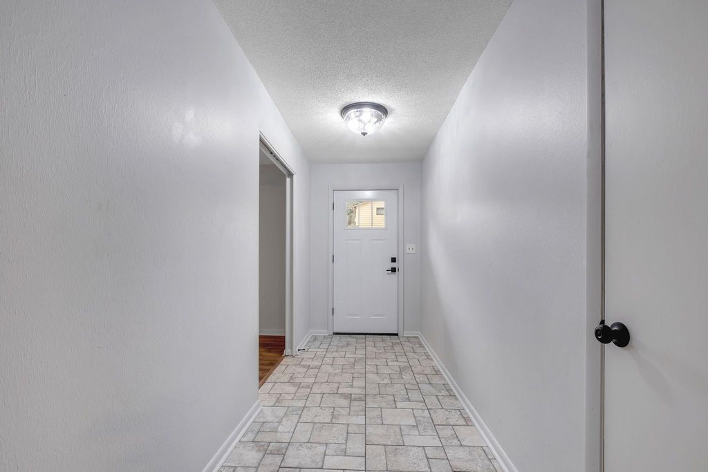 Photo of 2804 Trebark Drive, Tallahassee, FL 32312 (MLS # 395947)