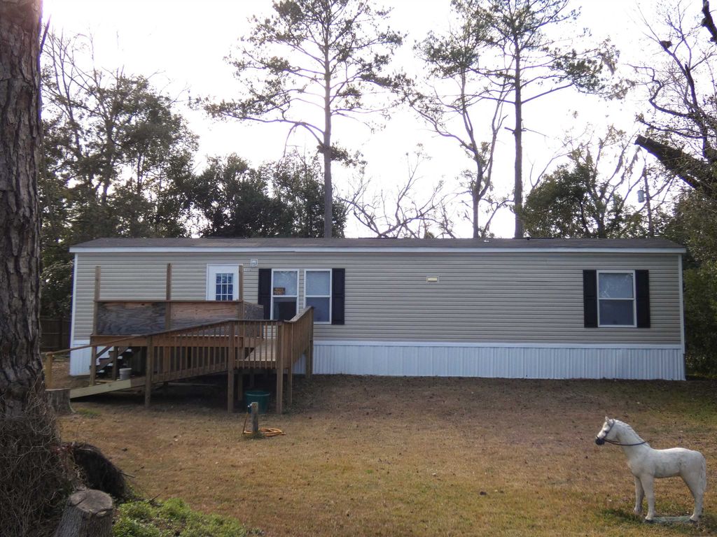 Photo of 1405 Florida Street, Monticello, FL 32344 (MLS # 396401)