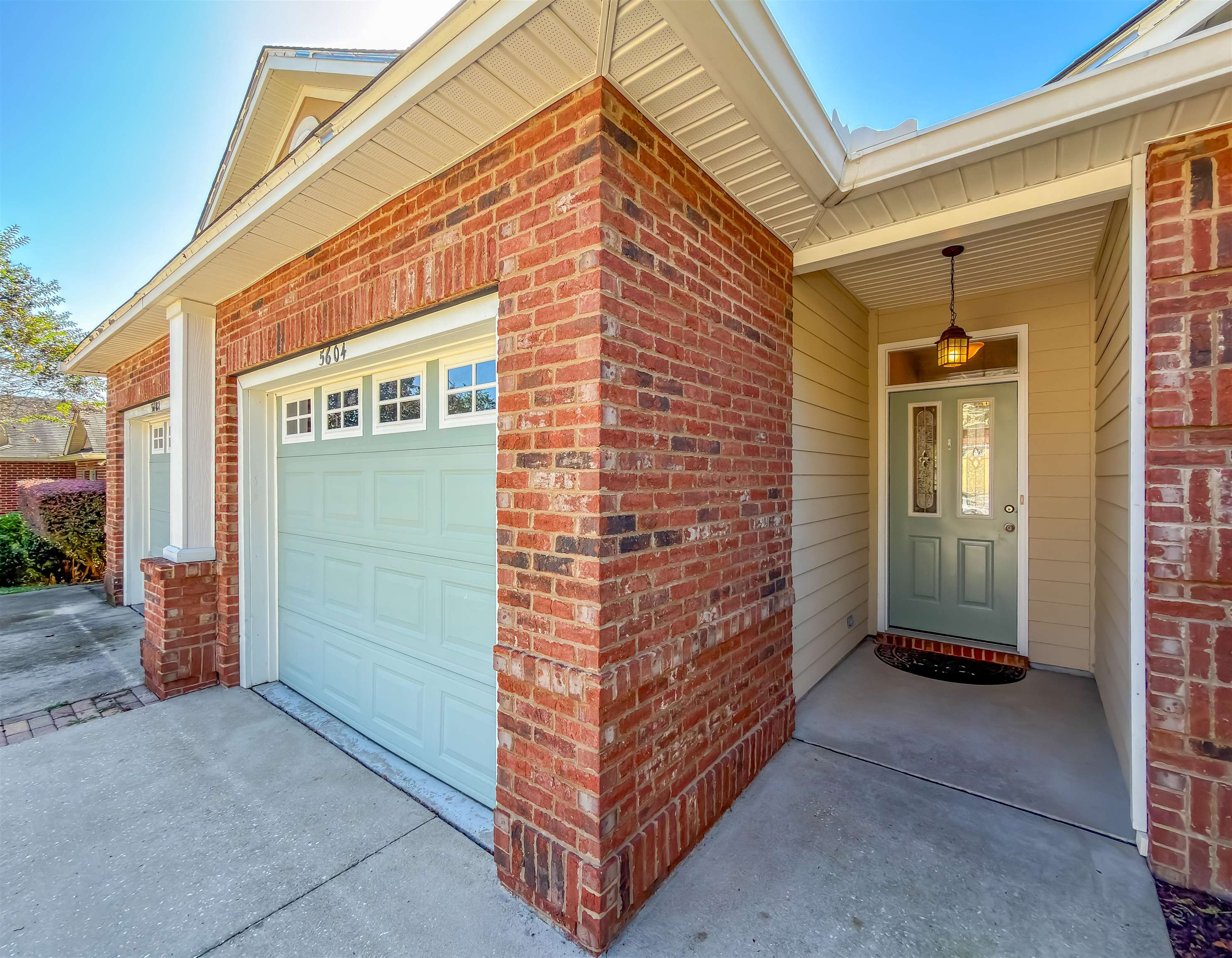 5604 Hampton Hill Circle