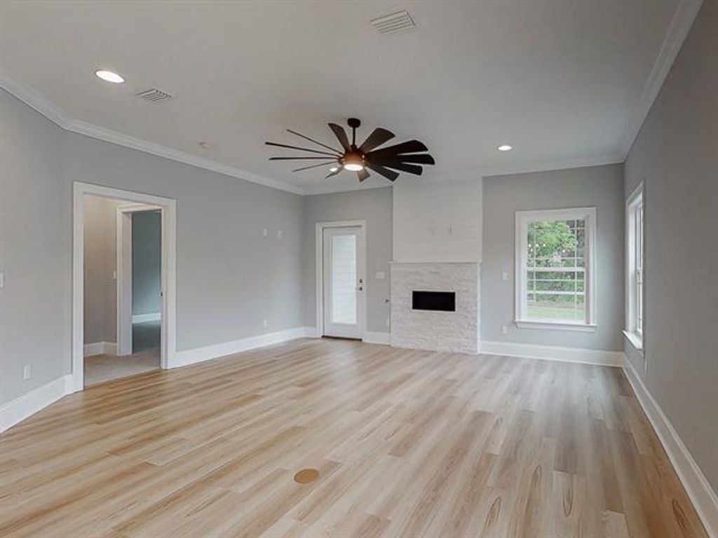 Photo of 212 Cottage Court, Tallahassee, FL 32308 (MLS # 400665)