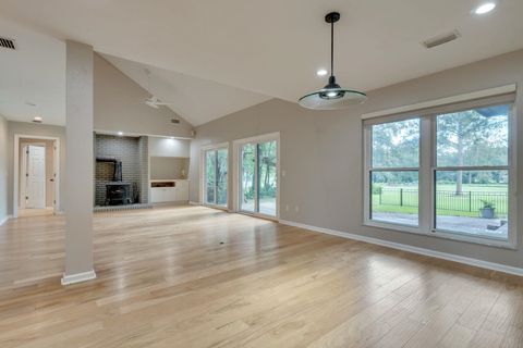 Tiny photo for 3903 DUNLEER Court, Tallahassee, FL 32309 (MLS # 389855)