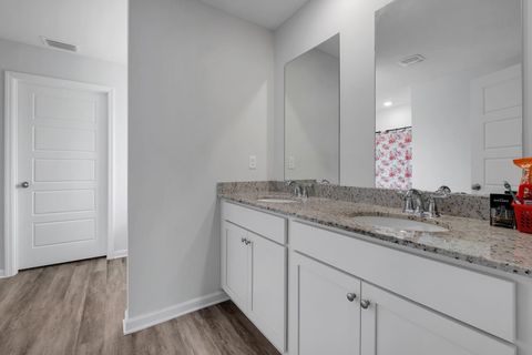 Tiny photo for 42 E Pecan Street, Crawfordville, FL 32327 (MLS # 397910)