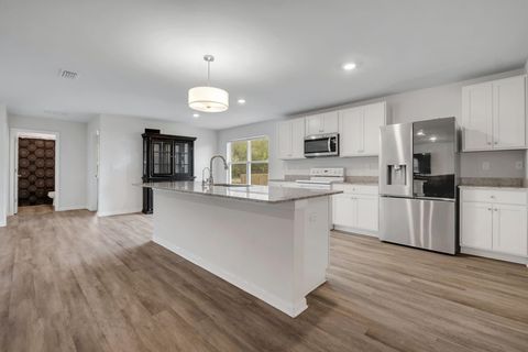 Tiny photo for 42 E Pecan Street, Crawfordville, FL 32327 (MLS # 397910)