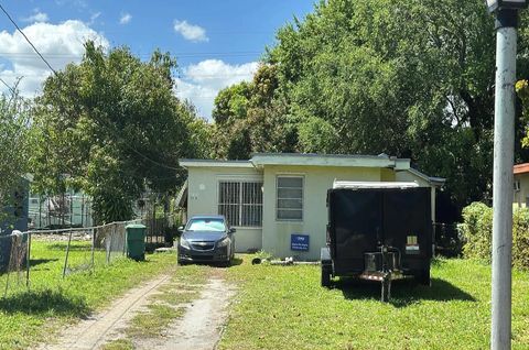 Photo of 9416 NW 4th Avenue, Miami, FL 33150 (MLS # 398334)