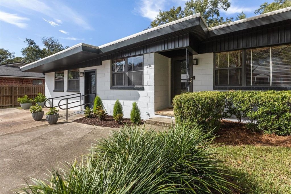 Photo of 104 W 4Th Avenue, Tallahassee, FL 32303 (MLS # 392959)