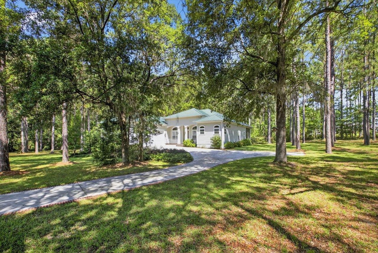 513 Creekside Court