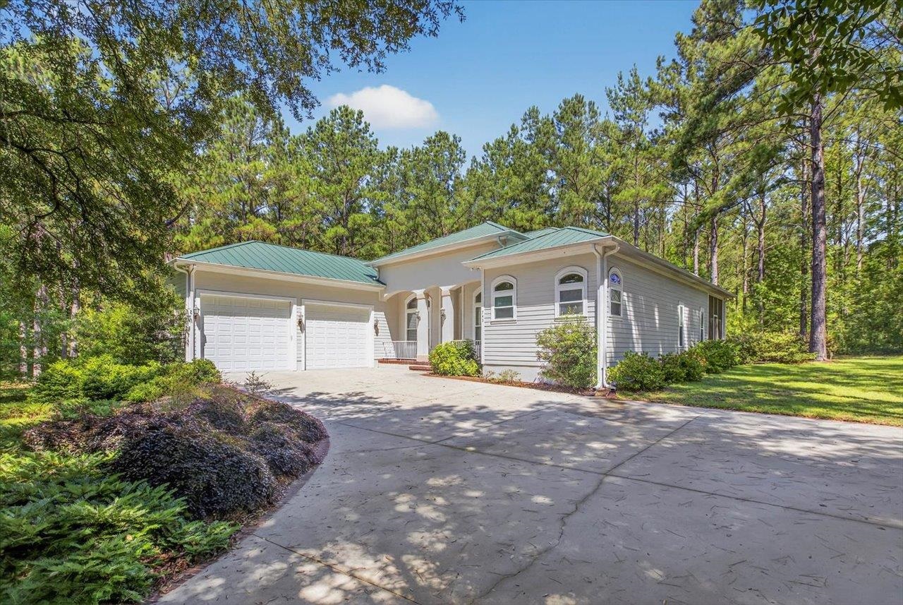 513 Creekside Court