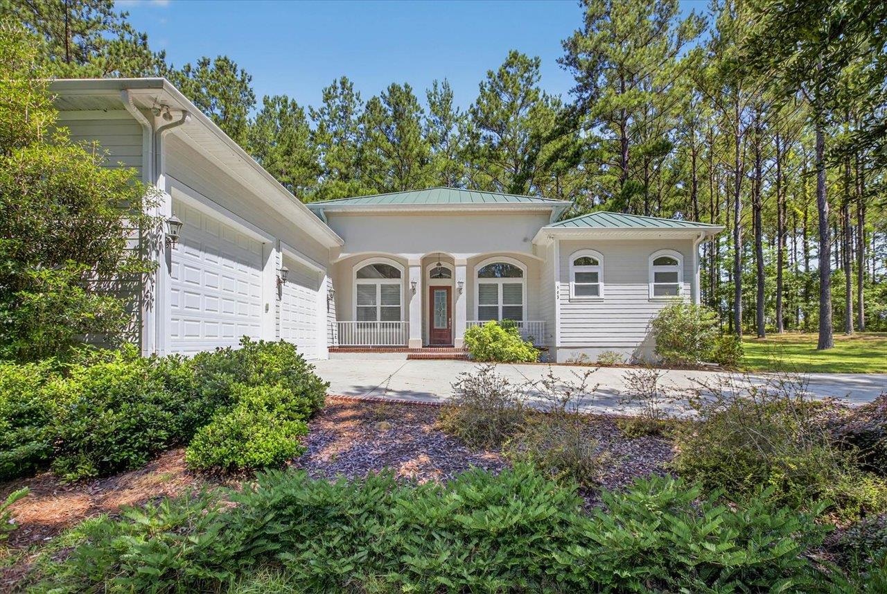 513 Creekside Court