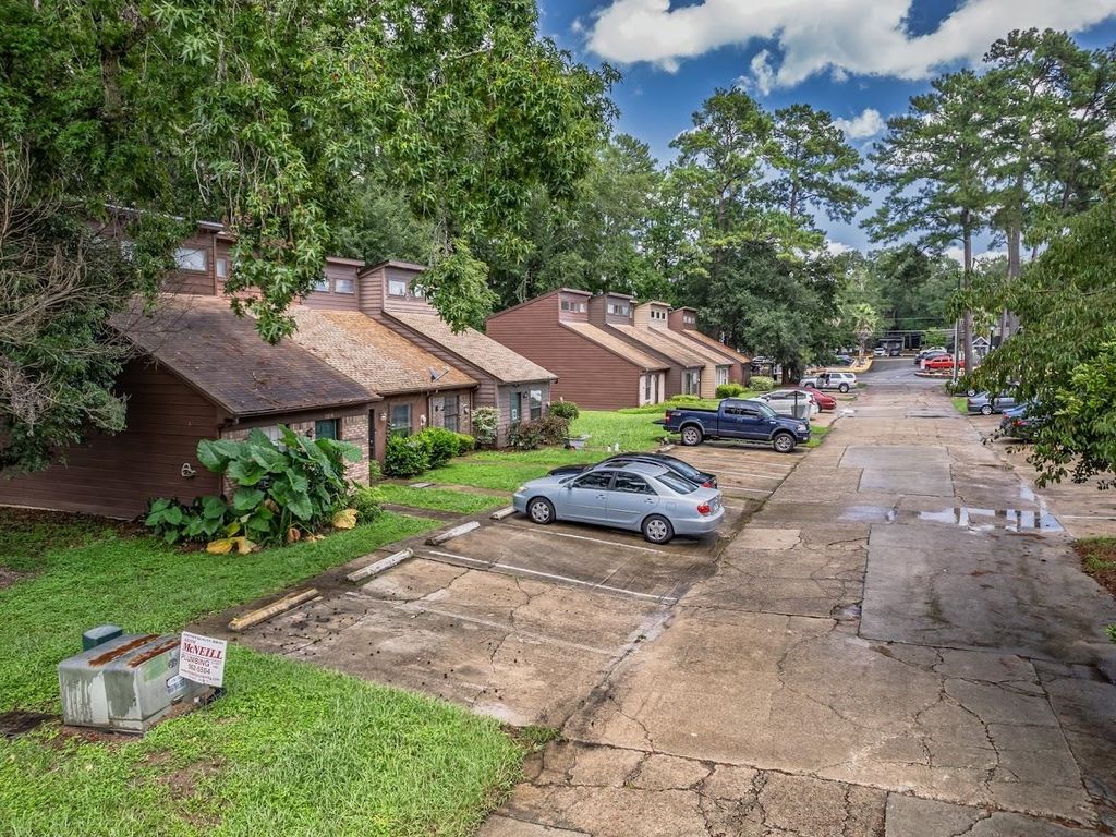 Photo of 1214 High Road Rd, Tallahassee, FL 32303 (MLS # 390078)