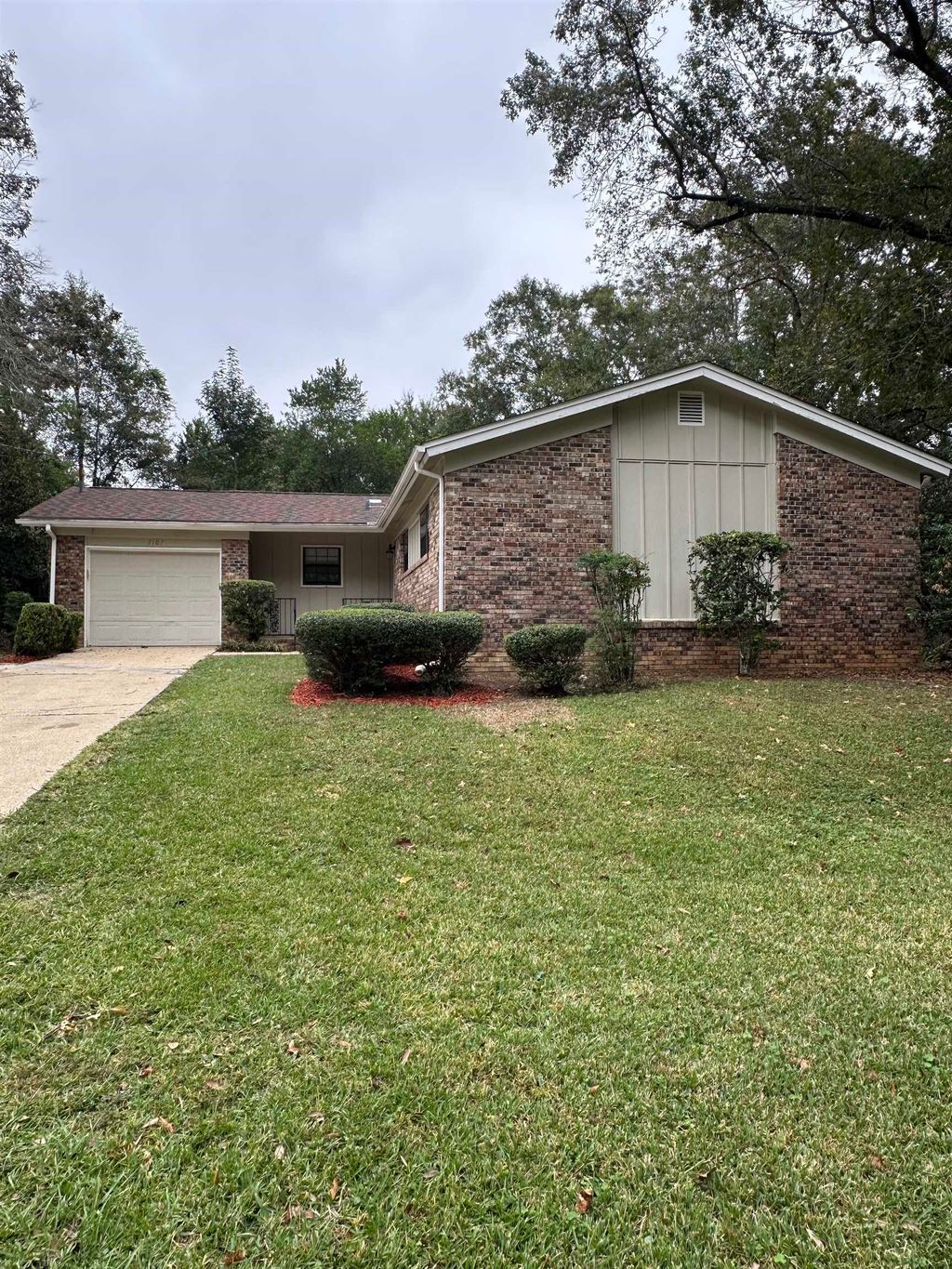 Photo of 2107 Old Baindridge Road, Tallahassee, FL 32303 (MLS # 392746)