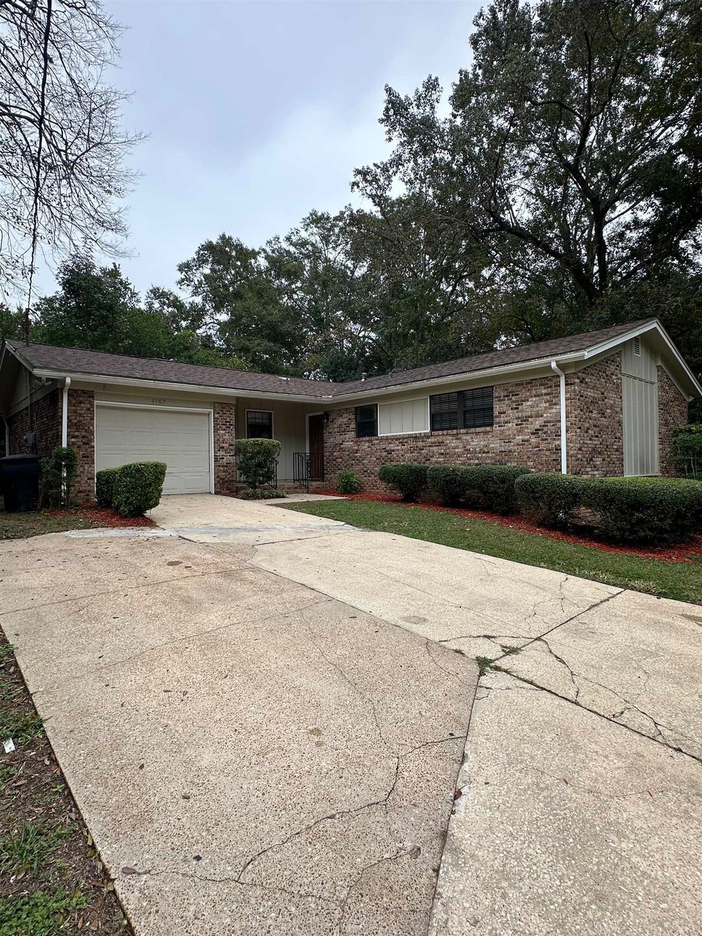 Photo of 2107 Old Baindridge Road, Tallahassee, FL 32303 (MLS # 392746)