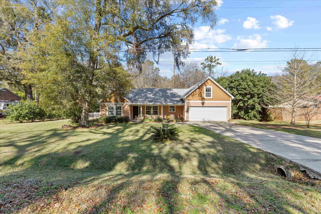 Photo of 1928 Harriet Drive, Tallahassee, FL 32303 (MLS # 395465)