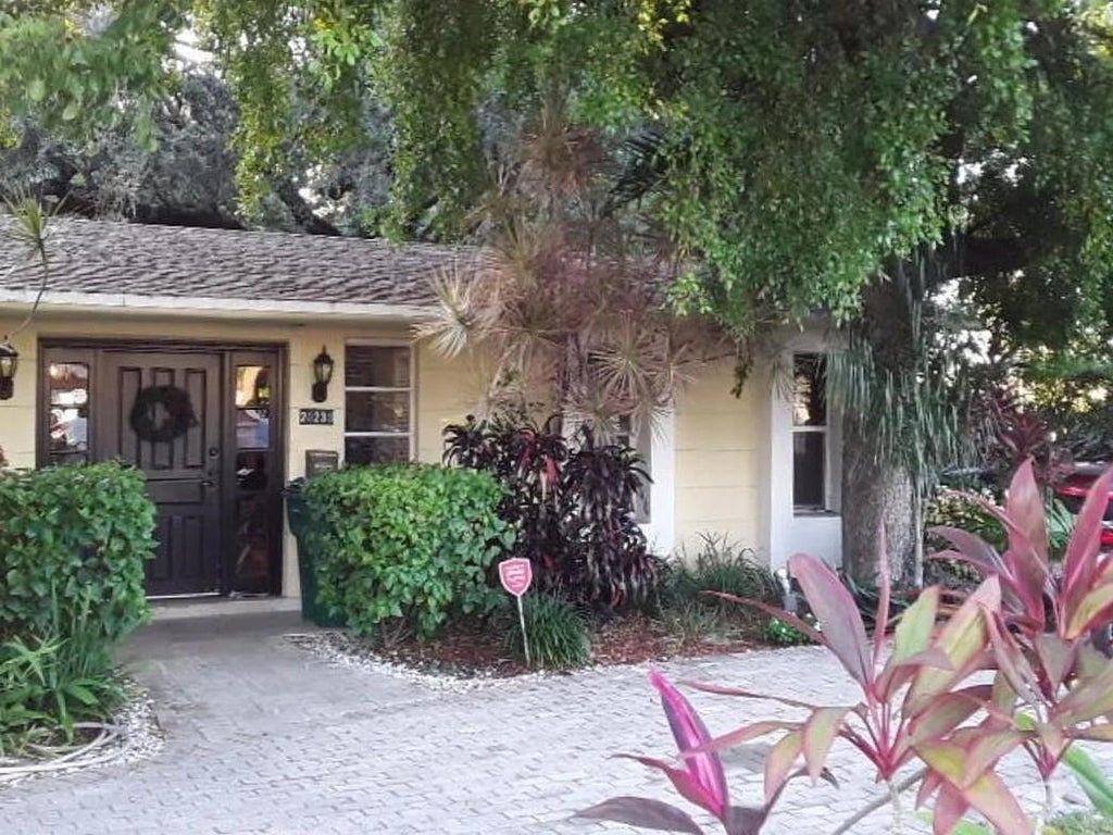 Photo of 20230 Highland Lakes Boulevard, Miami, FL 33179 (MLS # 402755)