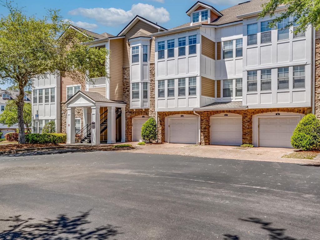 Photo of 2801 Chancellorsville Drive #123, Tallahassee, FL 32312 (MLS # 384467)
