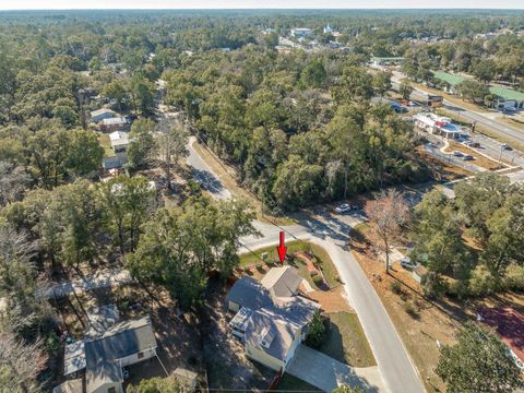 A home in Crawfordville