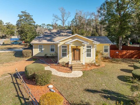 A home in Crawfordville