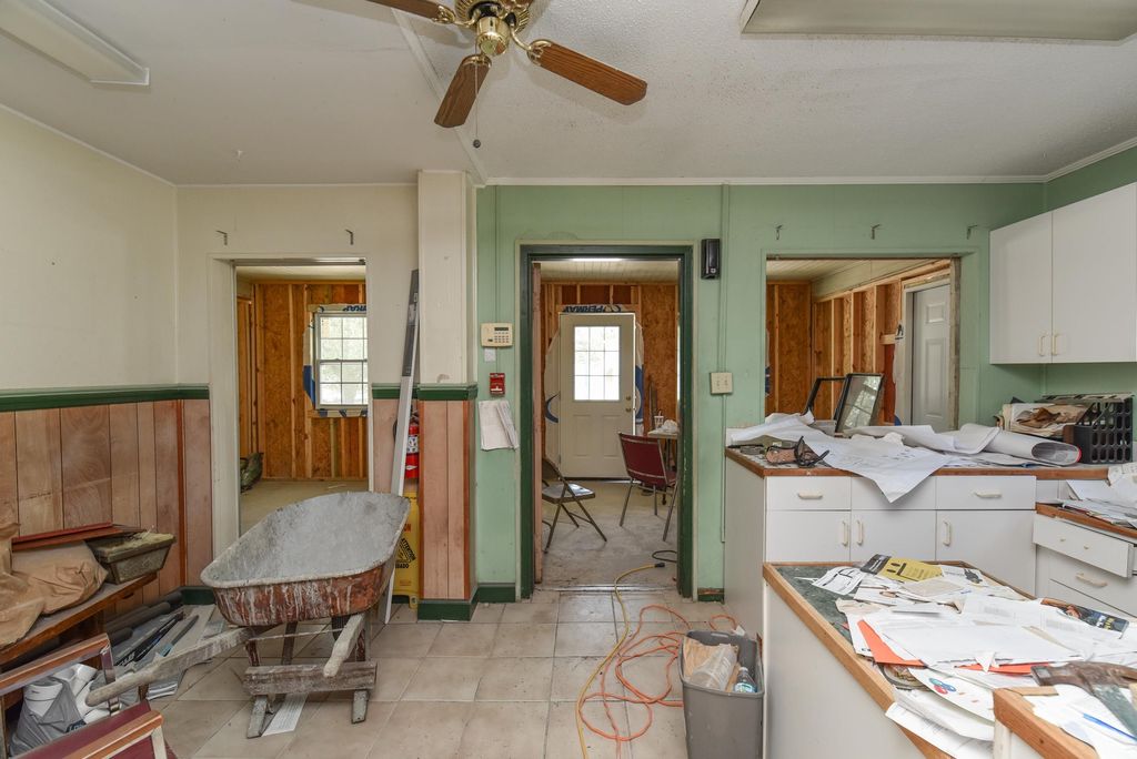 Photo of 405 S Shelfer Street, Quincy, FL 32351 (MLS # 392642)