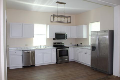 Tiny photo for 485 SW Jordan Street, Madison, FL 32340 (MLS # 398108)