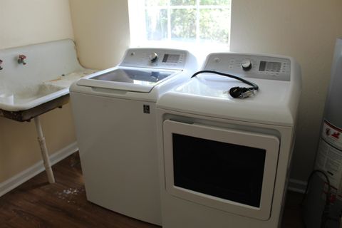 Tiny photo for 485 SW Jordan Street, Madison, FL 32340 (MLS # 398108)