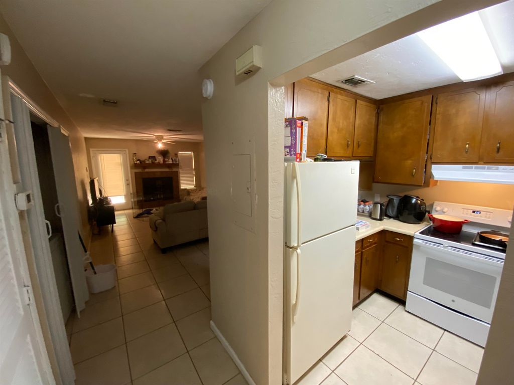 Photo of 1104 Green Tree Court #A, Tallahassee, FL 32304 (MLS # 402304)