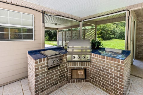 Tiny photo for 1407 Shady Rest Road, Havana, FL 32333 (MLS # 402908)