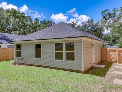 A home in Crawfordville