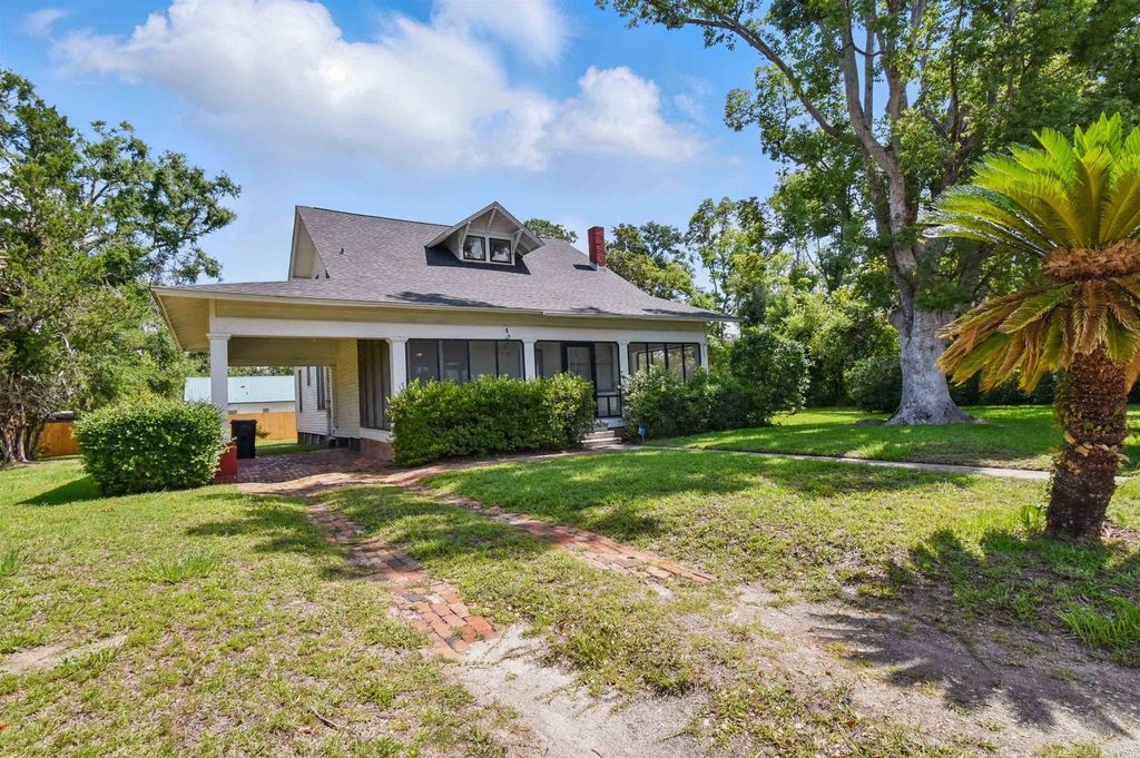 Photo of 1118 W Green Street, Perry, FL 32347 (MLS # 393949)