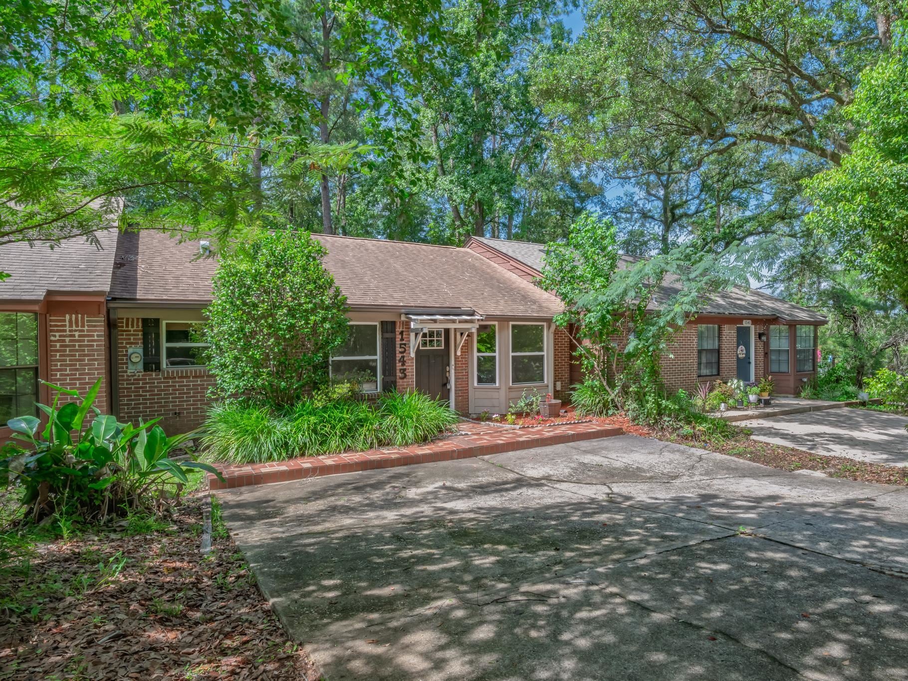 1543 San Luis Road