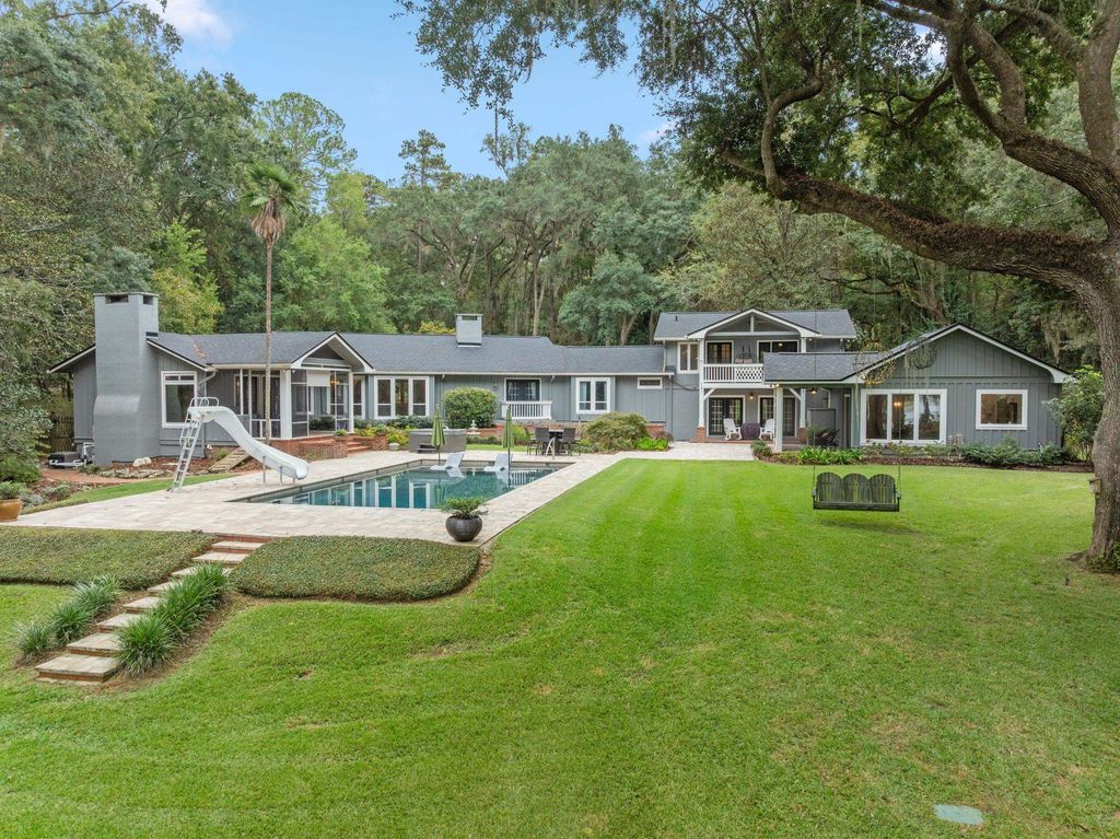 Photo of 3418 Lakeshore Drive, Tallahassee, FL 32312 (MLS # 391894)