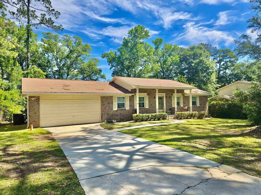 Photo of 1424 WOODGATE Way, Tallahassee, FL 32308 (MLS # 399656)