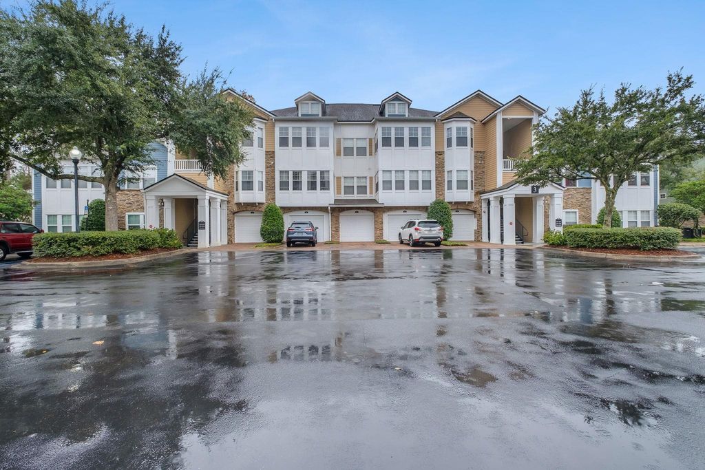 Photo of 2801 CHANCELLORSVILLE Drive #333 &amp; 3B, Tallahassee, FL 32312 (MLS # 394304)