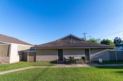 Photo of 2241 W Pensacola Street #83, Tallahassee, FL 32304 (MLS # 391508)