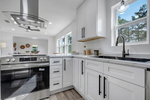 Tiny photo for 1410 Coleman Street, Tallahassee, FL 32310 (MLS # 393398)