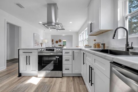 Tiny photo for 1410 Coleman Street, Tallahassee, FL 32310 (MLS # 393398)