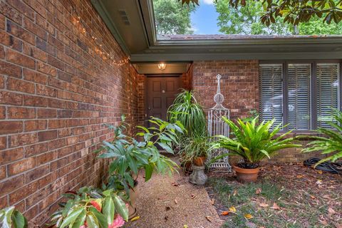 Tiny photo for 334 Hunters Crossing, Tallahassee, FL 32312 (MLS # 400193)