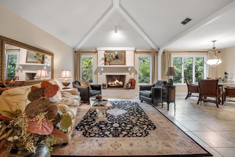 Photo of 334 Hunters Crossing, Tallahassee, FL 32312 (MLS # 400193)